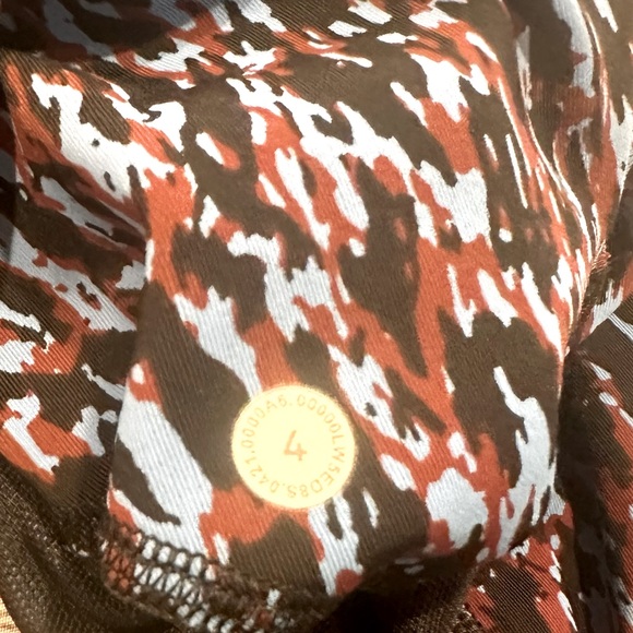 🍋Women’s Lululemon Power Thru High Rise Tight 25” size 4🍋 - Picture 7 of 9